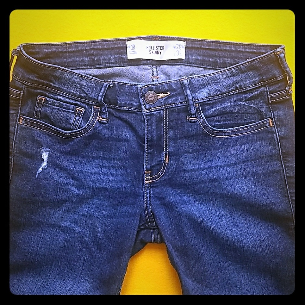 HOLLISTER SKINNY DARK BLUE JEANS SIZE 3 or 26 x 32